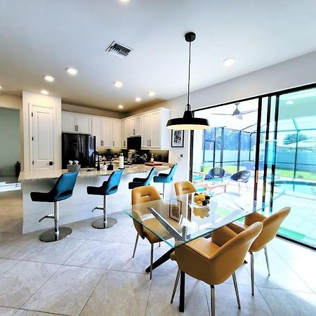 Blue Door Retreat - Luxury Pool Home - Sleeps 8 Cape Coral Dış mekan fotoğraf