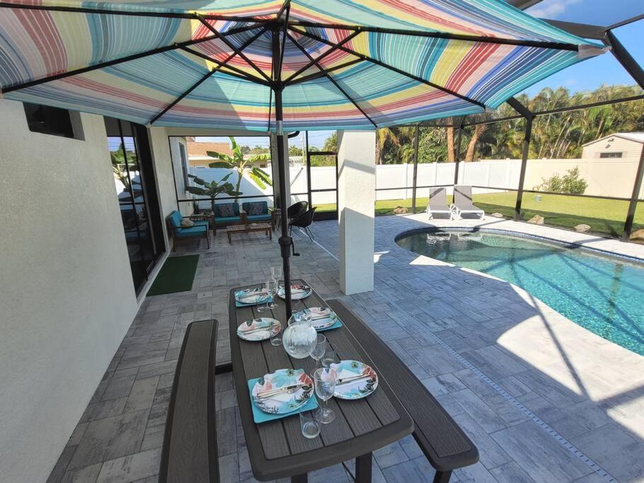Blue Door Retreat - Luxury Pool Home - Sleeps 8 Cape Coral Dış mekan fotoğraf