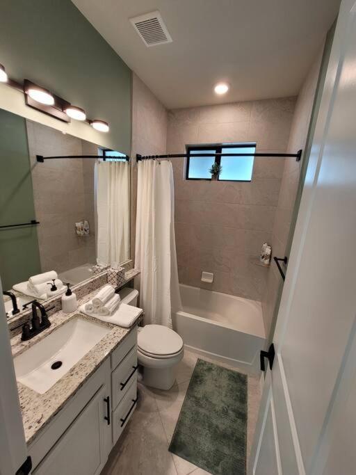 Blue Door Retreat - Luxury Pool Home - Sleeps 8 Cape Coral Dış mekan fotoğraf
